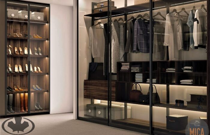 Walk-in Closet
